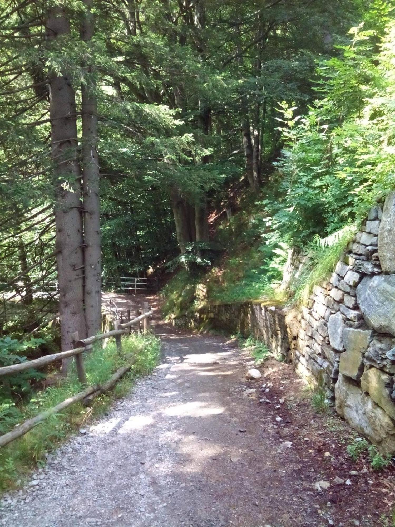 La Dimora Delle Corti Villa Vanzone Luaran gambar